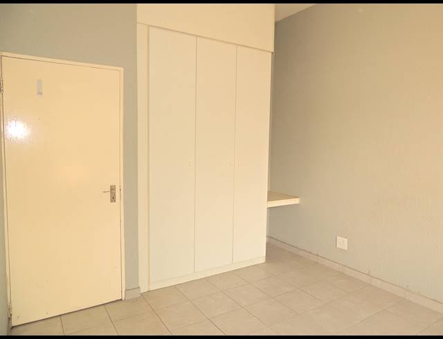 1 BEDROOM APARTMENT FOR SALE IN WILLOWBROOK